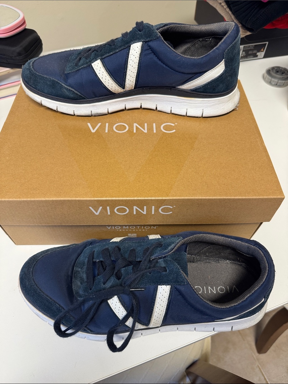 Vionic Men’s Navy and White Casual Athletic Sneakers